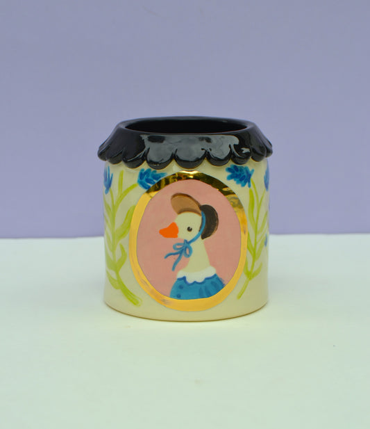 Scalloped Goose Portrait Vase